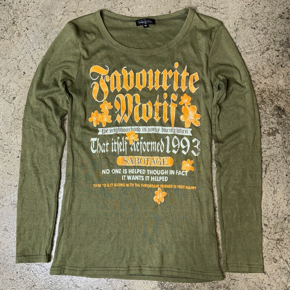 Vintage Y2K long sleeve graphic cyber tee with front and back design size m